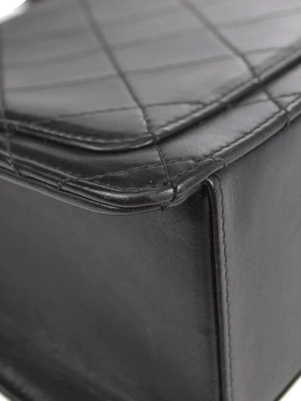 Chanel Black Calfskin Shoulder Bag - Picture 4 of 9